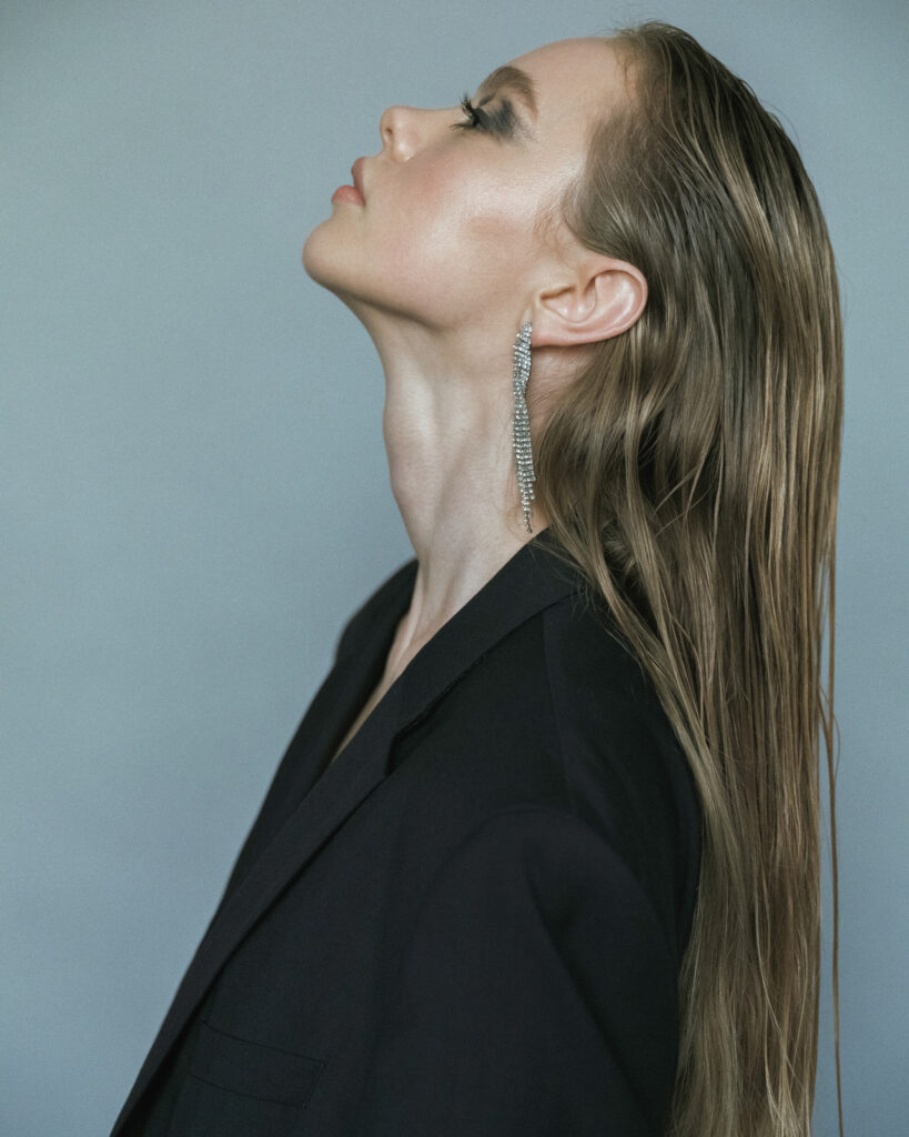 Modelka bokiem